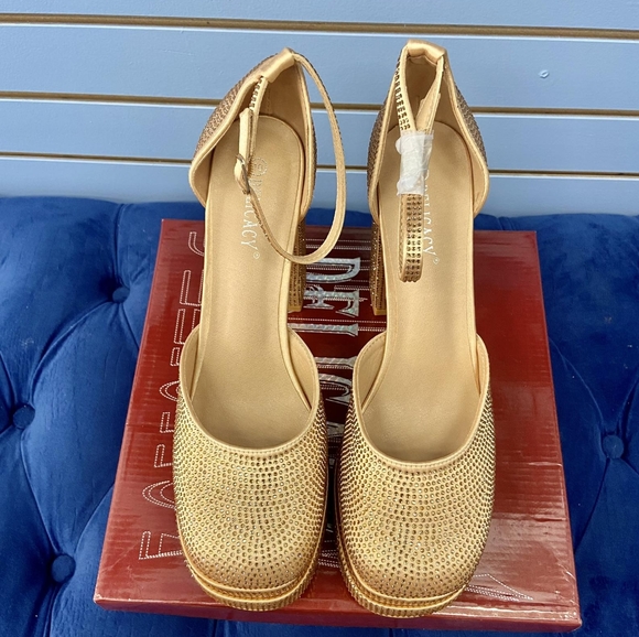 Platform Rounded Toe Block High Heeled Sandals - Picture 3 of 7